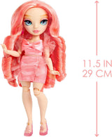 Rainbow High Fashion Doll - Pinkly Paige - Rosa modedocka i en modeoutfit - med glasögon och över 10 färgglada lektillbehör - Idealisk för 4-12 åringar och samlare