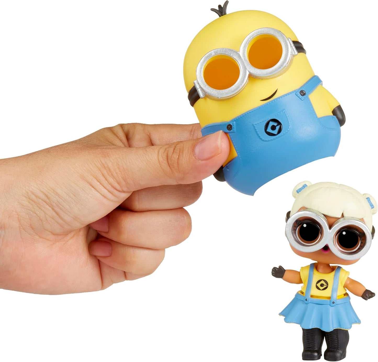 LOL Överraskning! Loves Minions Tots - Innehåller 1 docka med outfit och tillbehör, Minions-inspirerad boll, dold förpackning, 6 samlardockor