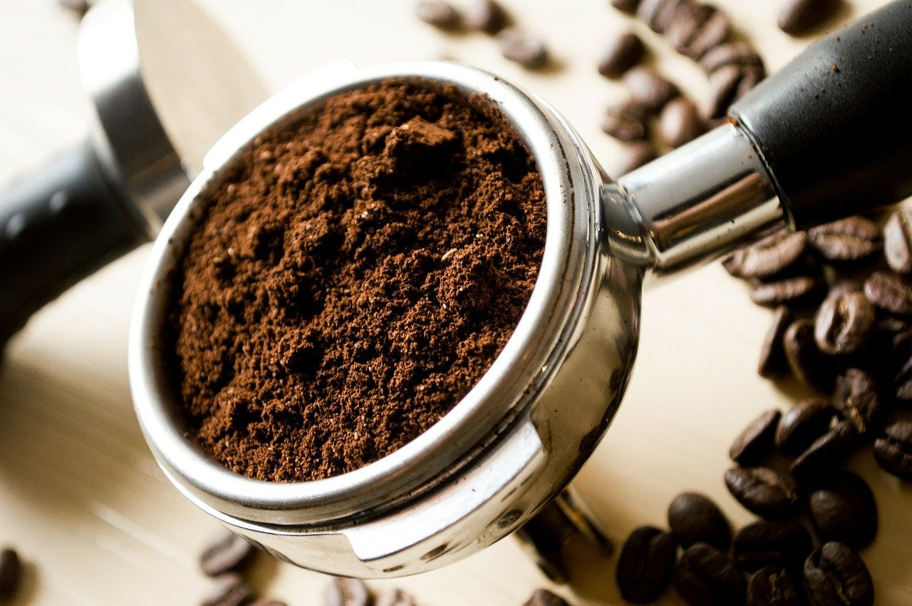 Caffè Poli Rosso | Traditionell espresso | Italienska Espressobohnen | Idealisk för Kaffeevollautomaten, Siebträger och Espressomashinen | 1 x 1 kg