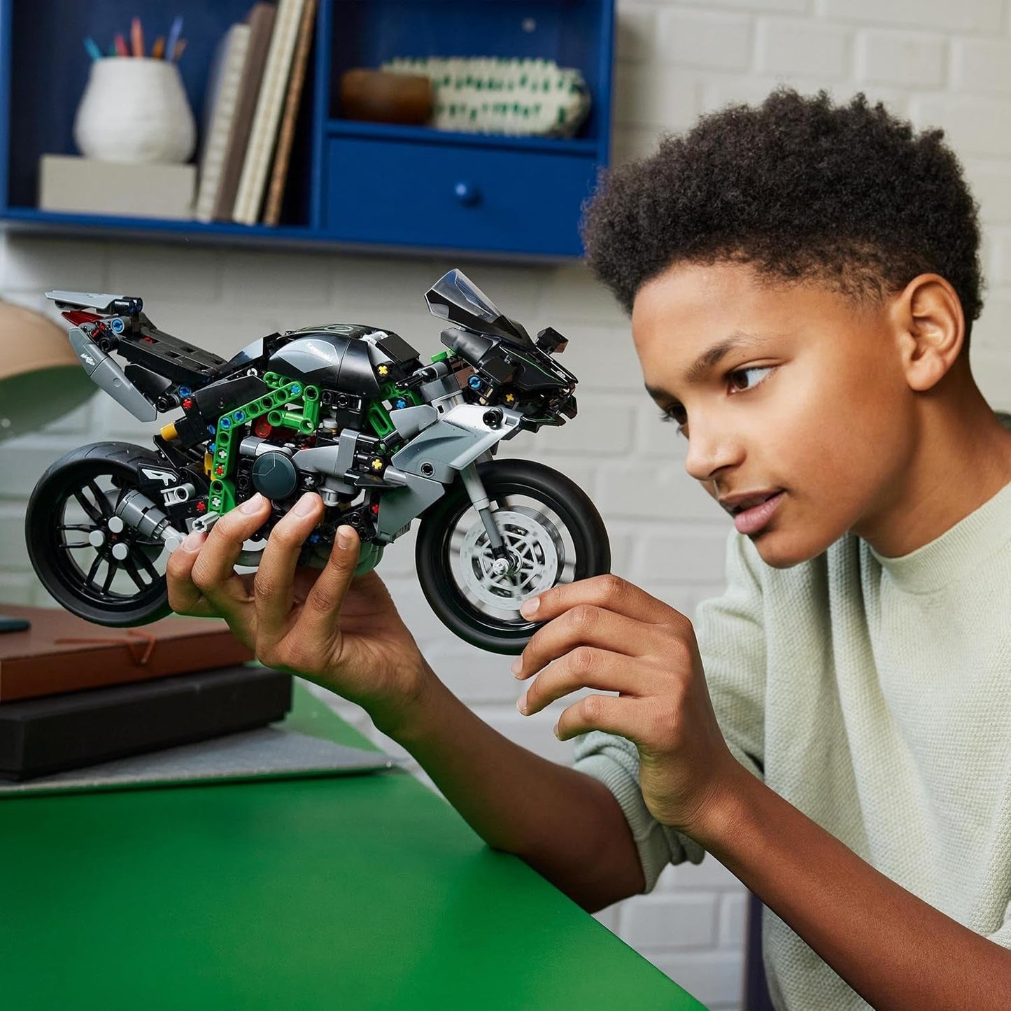 LEGO Technic Kawasaki Ninja H2R motorcykel, barn och vuxna födelsedagspresent, dekoration, leksak, modell för pojkar och flickor ålder 10+ 42170 Byggset Besuche den LEGO-Store