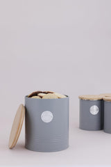 LIVING kollektion, kexburk med lock | pastellgrå | 3,4L förvaringsbox för kakor | kakburk i stål med lock | Bambu lufttäta förvaringsburkar med lock Naty Shop Food förvaringslådor