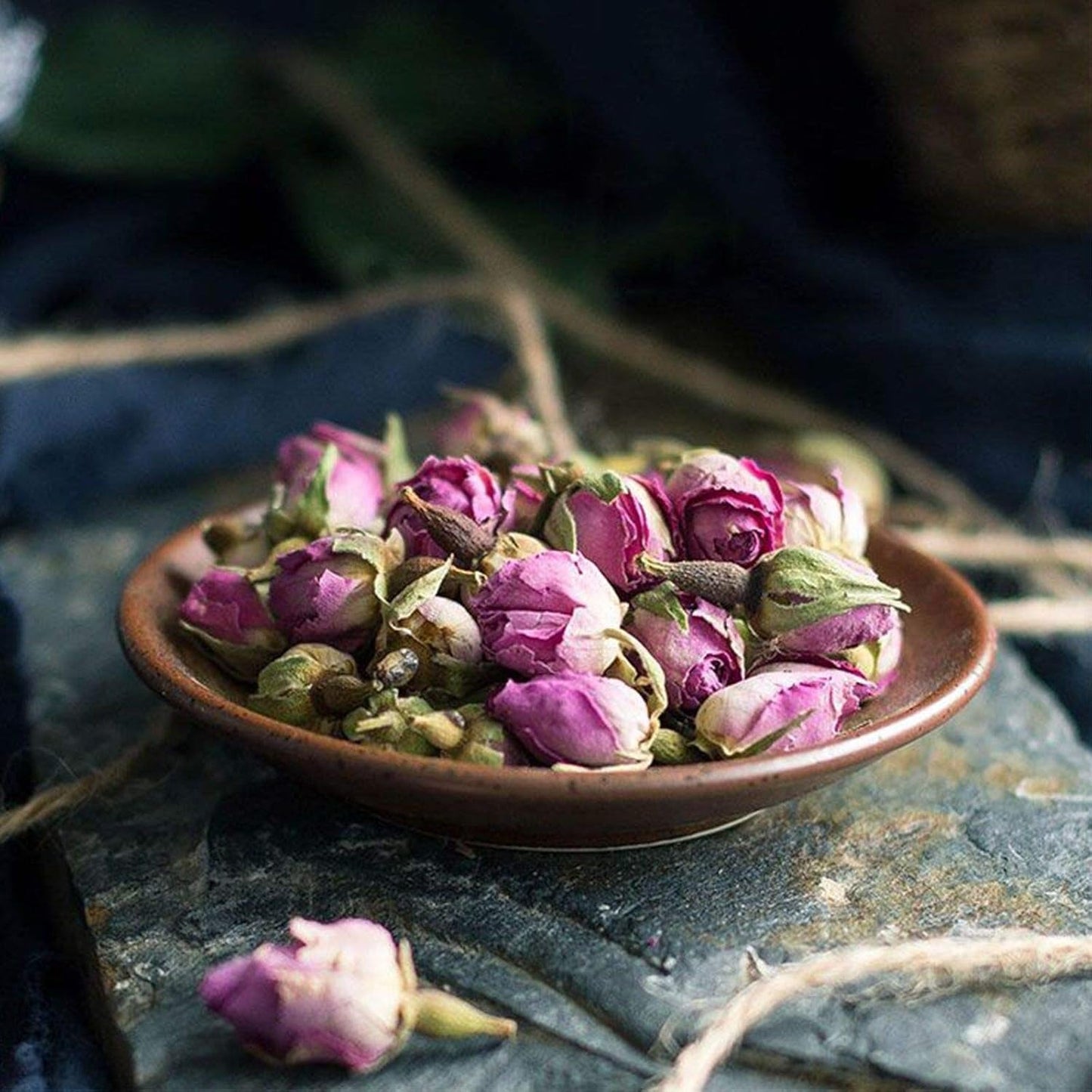 100g premium ätbara rosenknoppar - torkad Atlas rosenbladsinfusion - söt och blommig smak och arom - 100% naturlig, ren och utan tillsatser | Tazarin Ltd