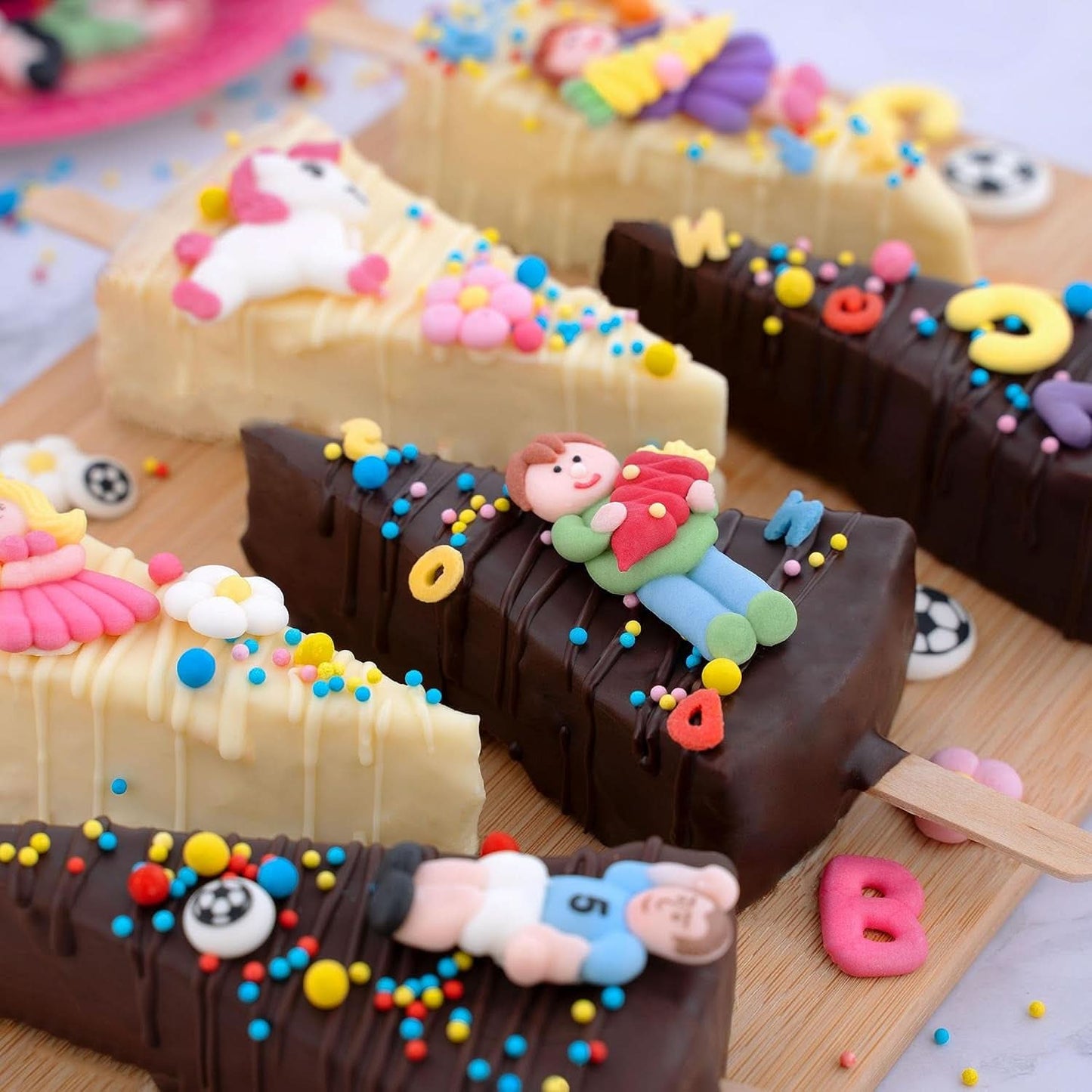 Günthart, 8 sockerfigurer för skolbörjan och bokstäver, 115 gram Sprinkles Naty Shop