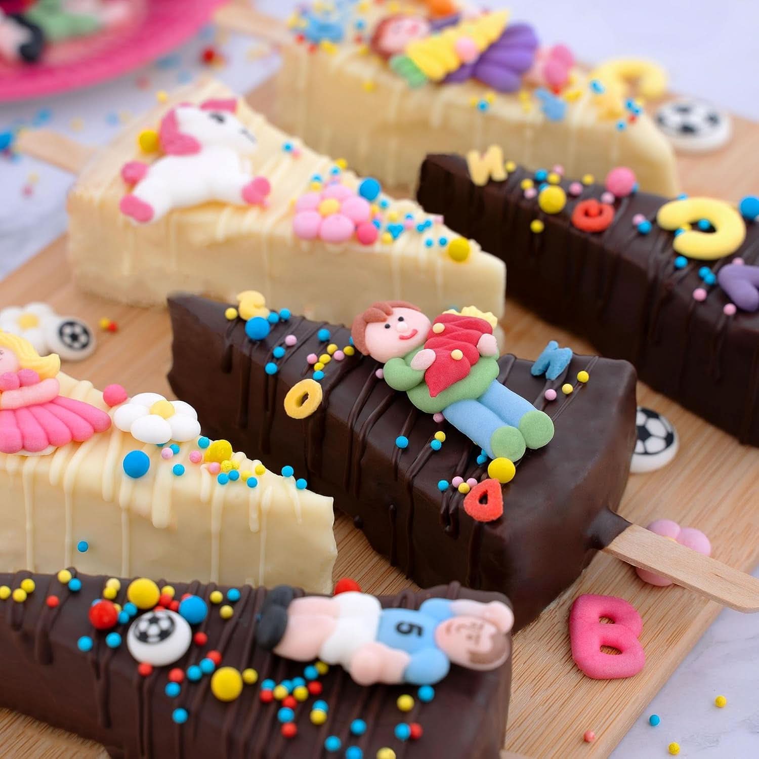 Günthart, 8 sockerfigurer för skolbörjan och bokstäver, 115 gram Sprinkles Naty Shop