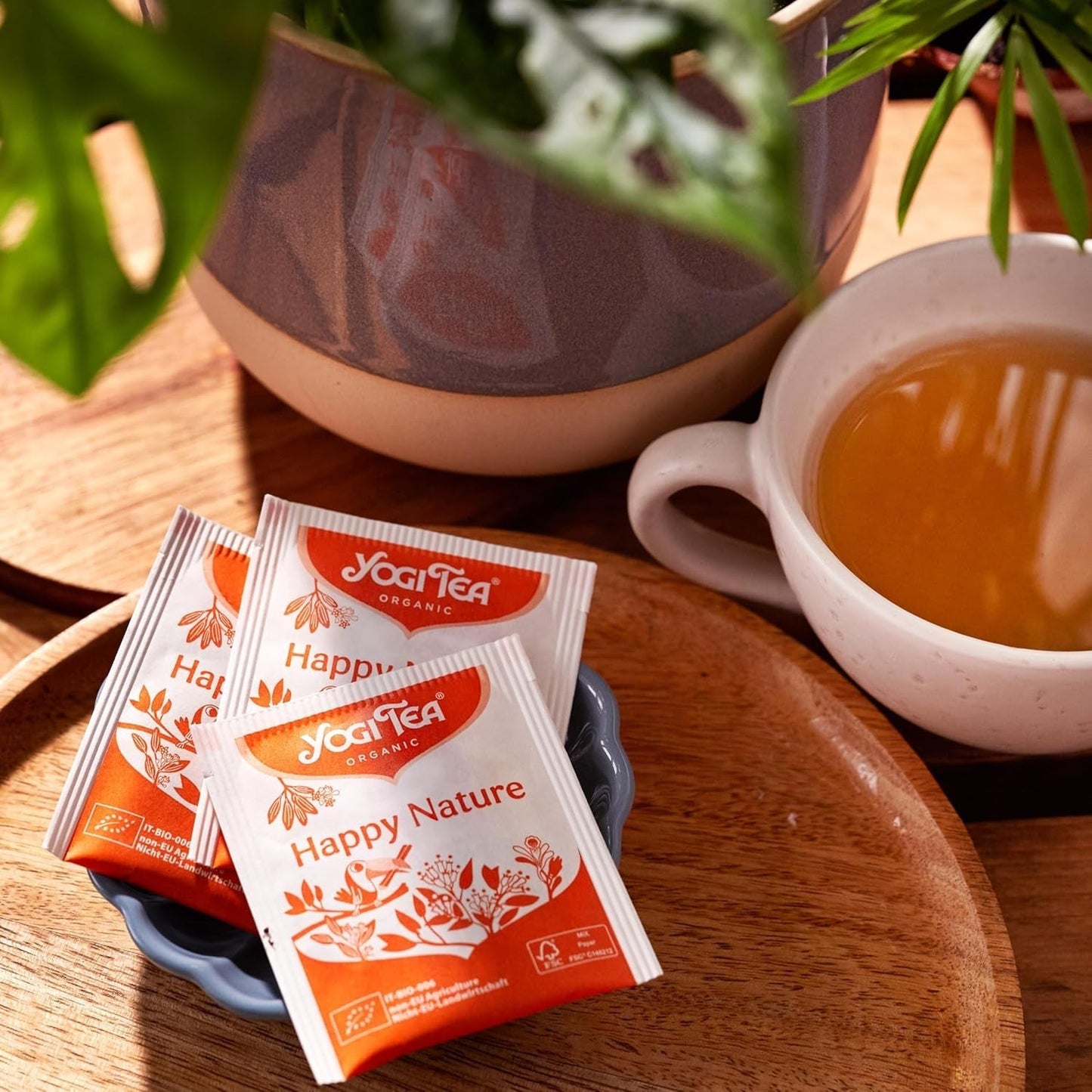 Yogi Tea - Happy Nature, Buy One and Do Good, Organic Ayurvedic Spice Örtte, Mango, Mandarin, Vaniljblandning, Yogi Tea 6-pack, 6X17 tepåsar (102 tepåsar totalt)