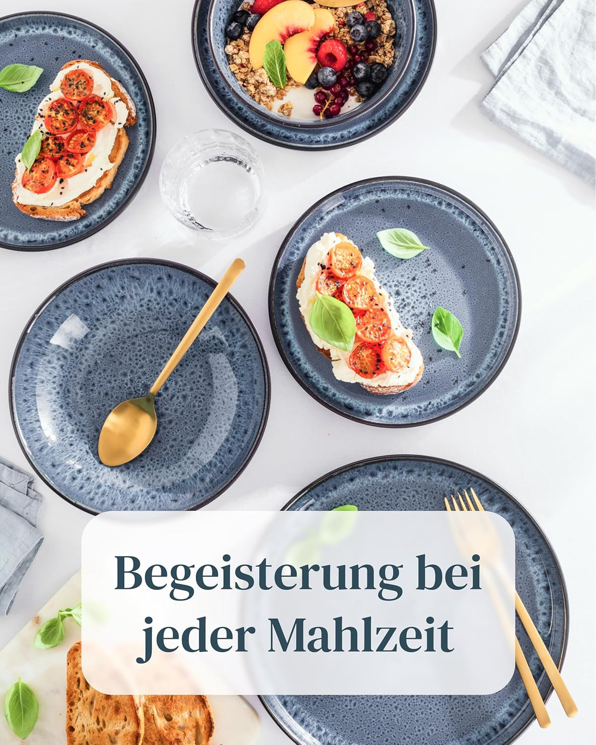 18-delat keramiskt stengods servisset för 6, Ibiza design, TESTVINNARE. Ett underbart keramiskt medelhavsservis av stengods med skålar och tallrikar. Pure Living servisset i rökblått.
