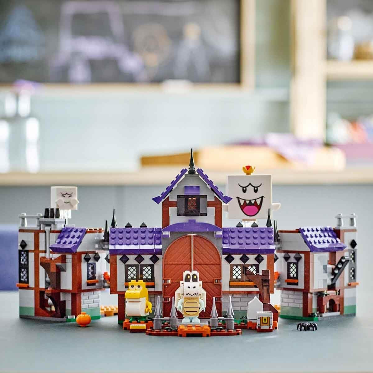 LEGO Super Mario King Buu Huu's Haunted House Kids Haunted House Nintendo Samlarset med Baby Yoshi-present för pojkar, flickor och spelare i åldern 8+ 71436 Byggset Besuche den LEGO-Store