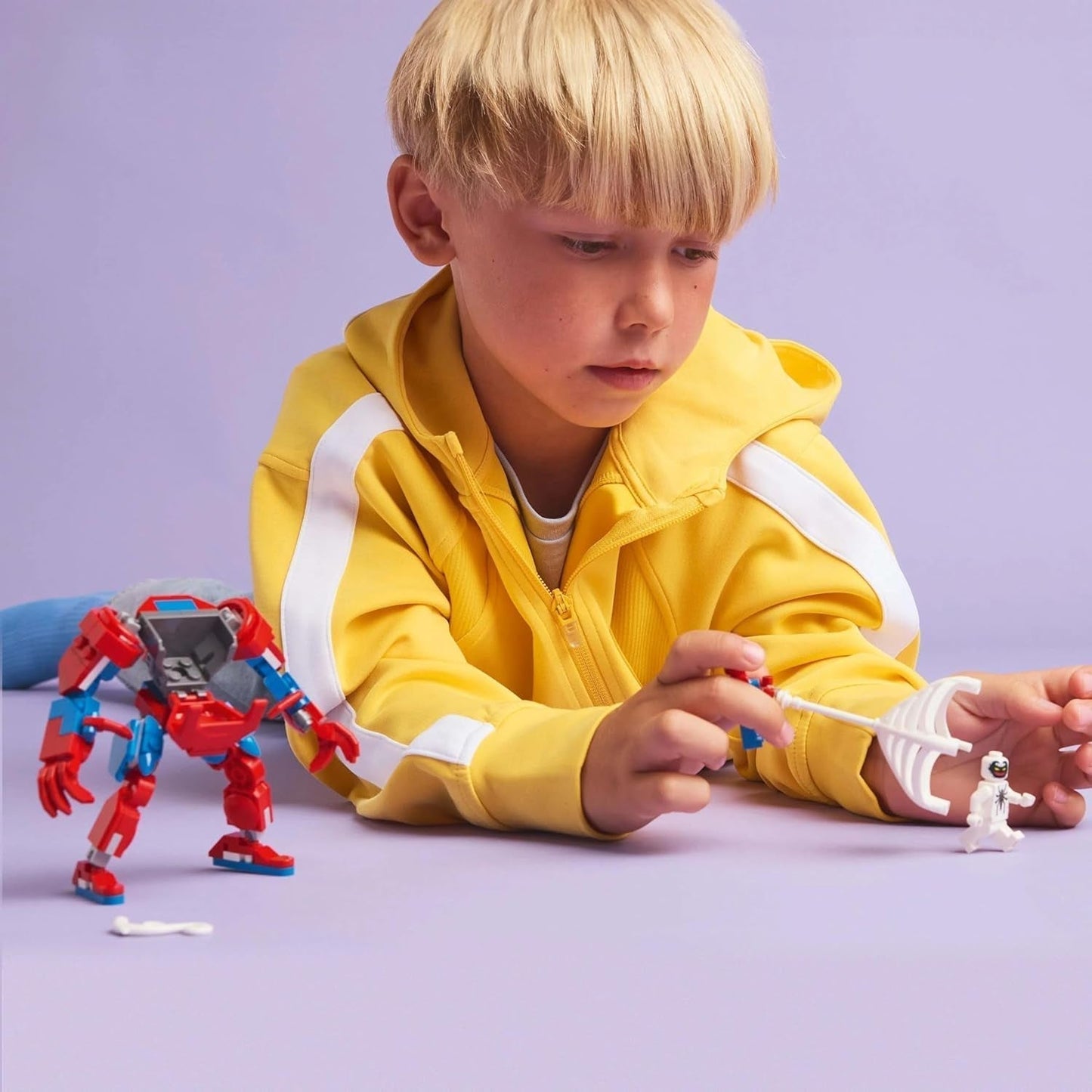 LEGO Marvel Spider-Man Mech vs. Anti-Venom - Superhjälteleksak med 2 minifigurer - Actionfigur med rörliga armar, ben och fingrar - Present till pojkar och flickor i åldern 6+ 76308 Besuche den LEGO-Store byggset