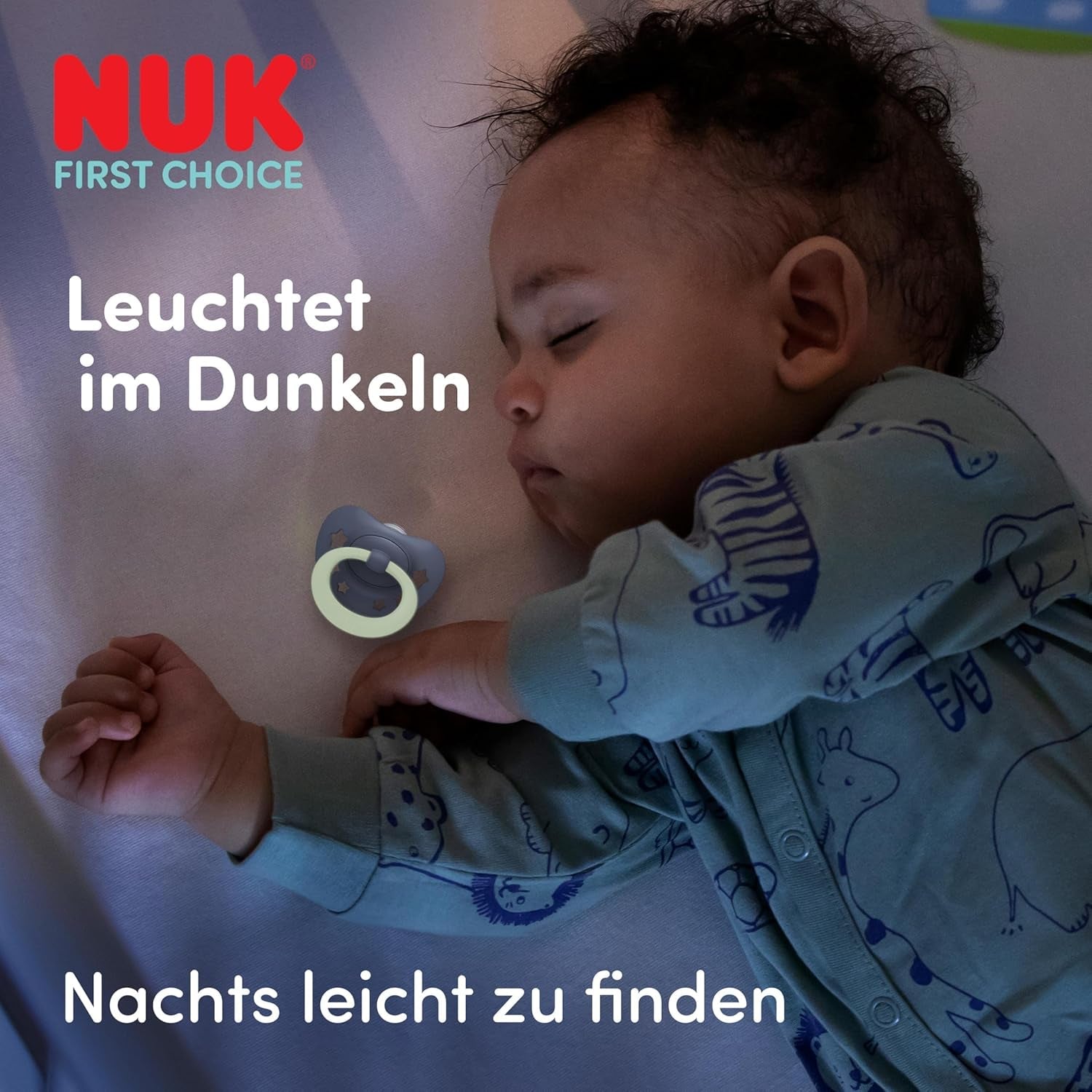 NUK First Choice klassiska dag- och nattnappar för bebisar | 6-18 månader | Ortodontiska nappar som lyser i mörkret | 95 % acceptans av spädbarn** | Blå | Paket om 2