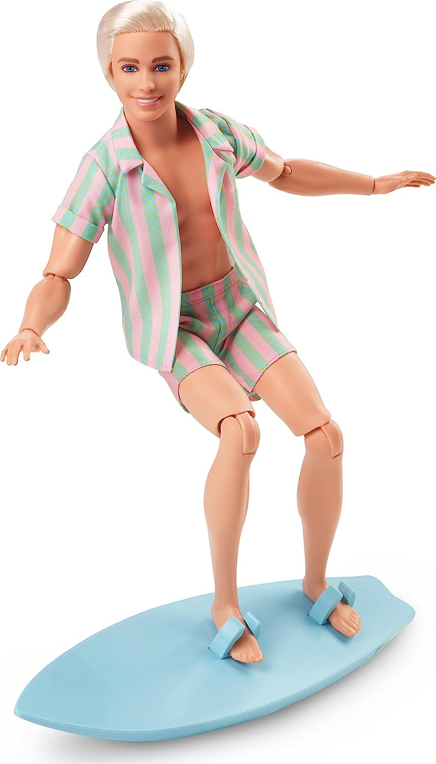 Barbie the Movie - Dockfilmsfans, Ken Doll, Samlardocka med surfbräda och sneakers, rörlig kropp, platinablont hår, lämplig som present till 3 år gamla barn, HPJ97 Naty Shop Dolls