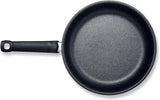 Fissler Adamant Premium, panna i rostfritt stål, non-stick, reptålig - Induktionsgrytor och stekpannor Naty Shop