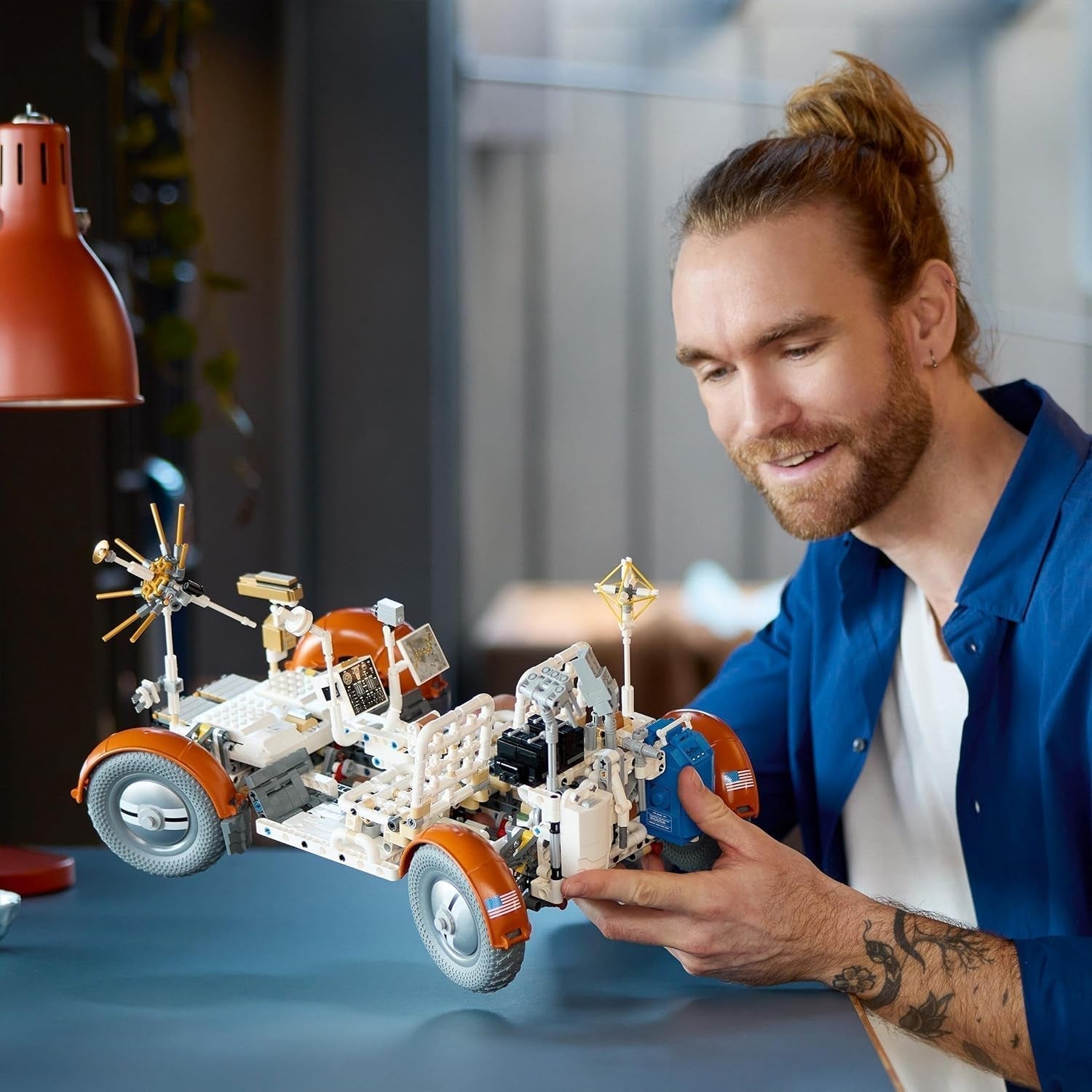 LEGO Technic NASA Apollo Lunar Roving Vehicle (LRV), Lunar Rover-modell för vuxna, Space Collectible för vetenskapsentusiaster, Byggleksak, Space Vehicle Model 42182 Byggset Besuche den LEGO-Store