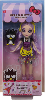 Mattel Hello Kitty GWW98 - Sanrio Badtz-Maru Figur och Jazzlyn Puppe (ca 25,4 cm) med Kleidung och accessoarer, långa hår och trendiga outfits, tolles Geschenk für Kinder ab 3 Jahren