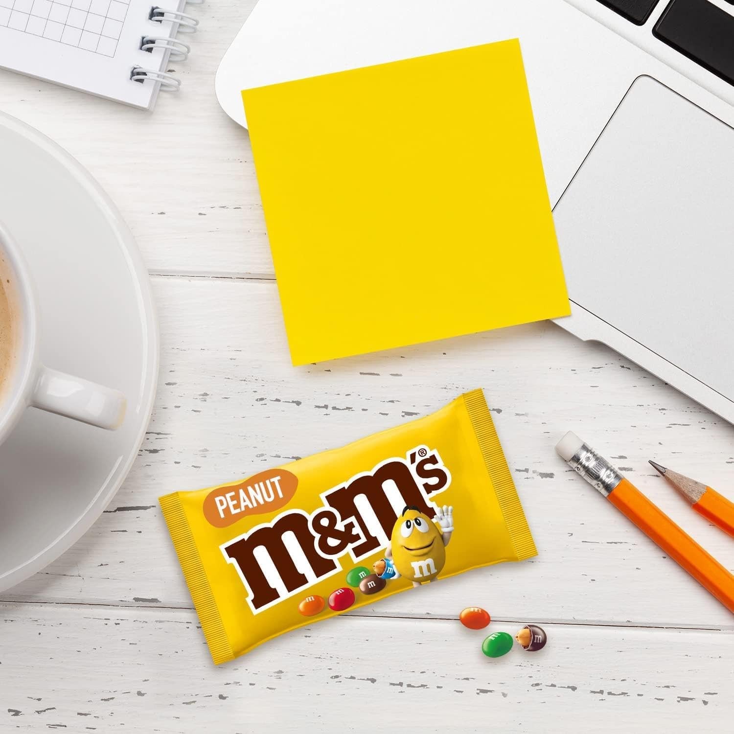M&M's Peanut Chocolate Bulk Pack 24 x 45 g Choklad Peanut Smaksatt Linser Chokladpresent (1080g) Idealisk som godis med fotbollstema