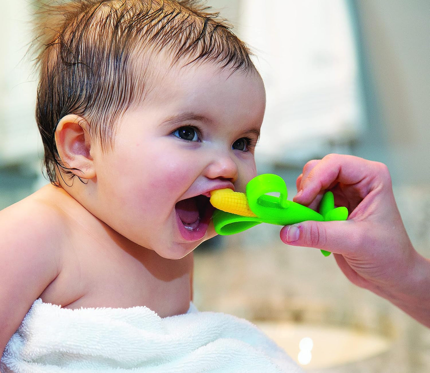 Nuby - Corn Cob Teething Aid - 3M+, Flerfärgad