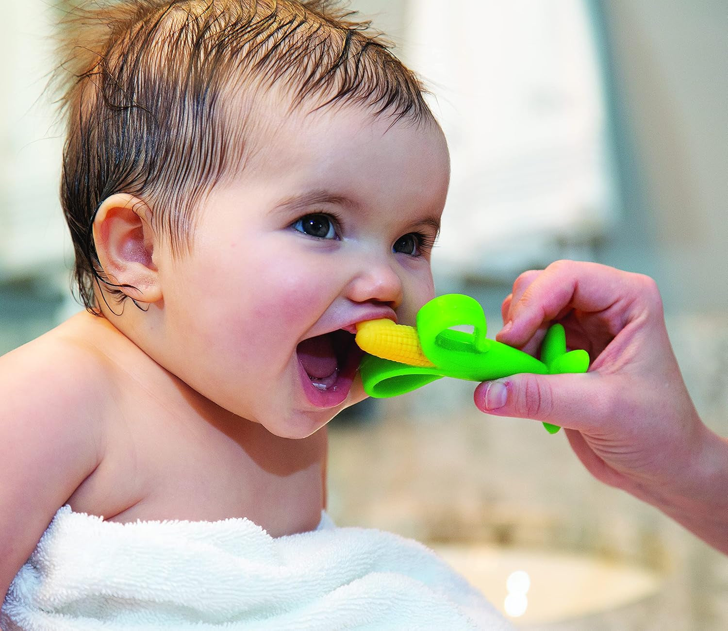 Nuby - Corn Cob Teething Aid - 3M+, Flerfärgad