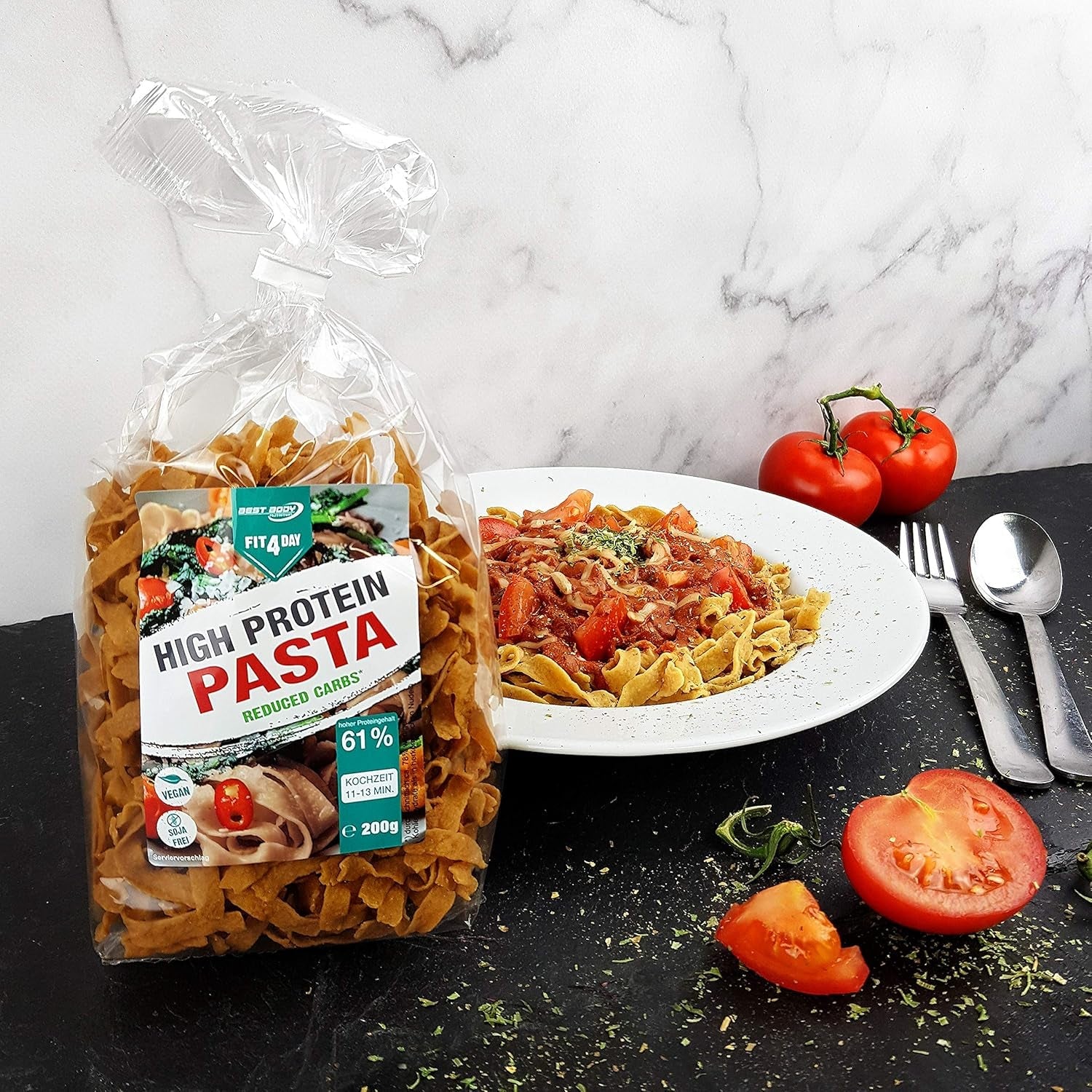 Best Body Nutrition Protein Pasta 6 x 200 g - Fit4Day High Protein Tagliatelle - 61% Protein, Low Carb, Vegan & Laktosfri, Sojafri - Högkvalitativt ärtprotein - För lågkolhydratdieter