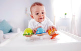 Skallerset med sugkopp Hape | Tre djur med tandringelement, sköldpadda, bläckfisk och val | Lärleksak från 0 månader Bebe Toys Naty Shop