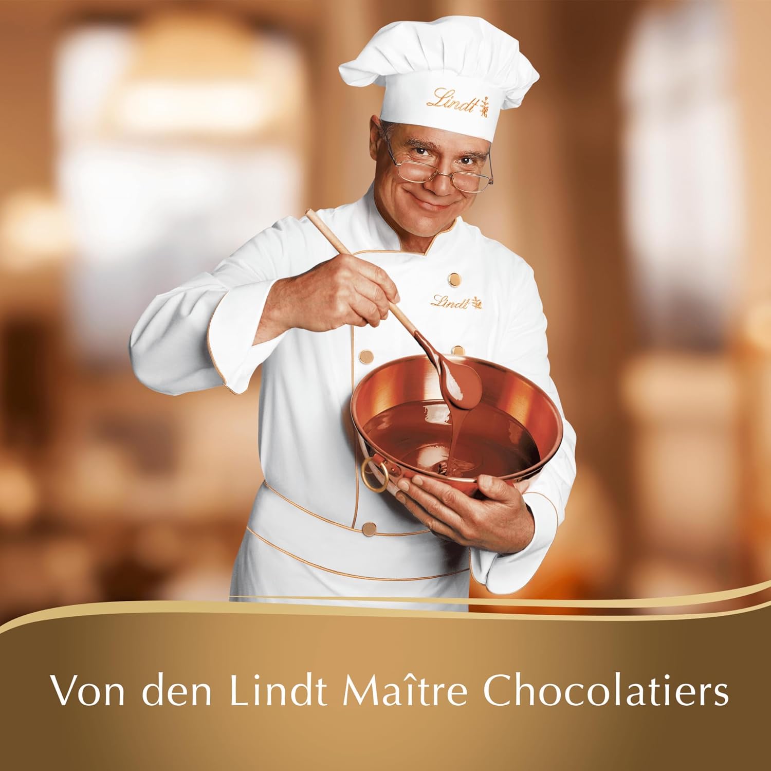 Lindt Creation Hazelnut De Luxe Bar - Mörk choklad med knapriga hasselnötter i en krämig fyllning