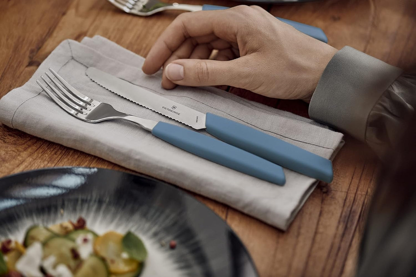 VICTORINOX Modern schweizisk bestickset för 6, 12 delar Kitchen Naty Shop