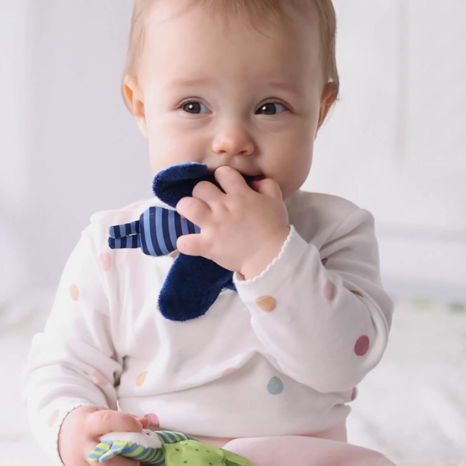 Fehn sprakande sjöstjärna - babyleksak att ta tag i och leka & sprakande leksak för spädbarn och småbarn från 0+ månader & SIGIKID 41179 butterfly grab leksak röd gröna stjärnor Baby Toys Naty Shop