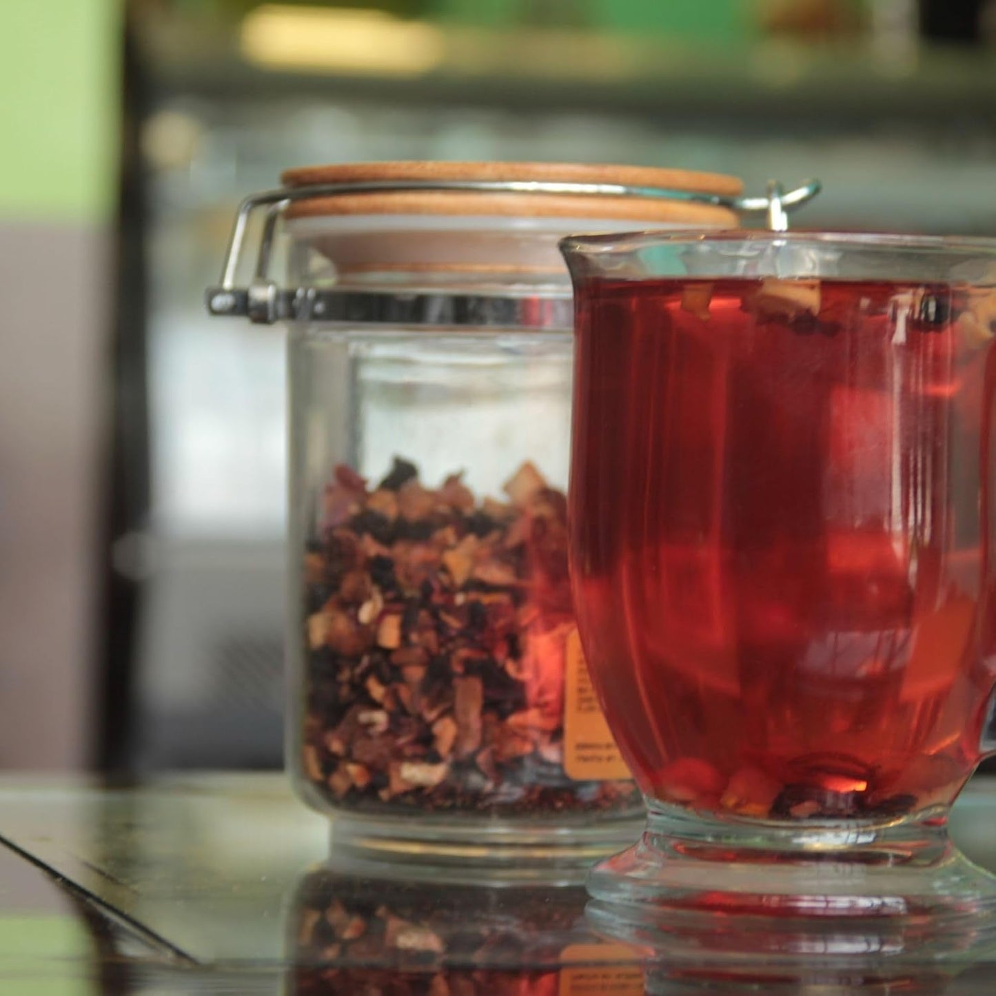 Fruktte – 100g Smaksatt fruktblandning med äpple, hibiskus och kanel – Ziplock-påse, ca. 25 koppar – Inga tillsatser, förpackad i Tyskland