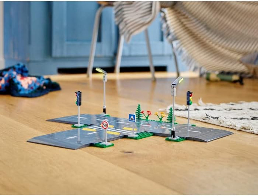 LEGO City Road Korsning med trafikljus Byggset med Glow-in-the-Dark-klossar 60304 Byggset Besuche den LEGO-Store