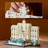 LEGO Architecture Fontana di Trevi - Modell av ett landmärke i Rom med minifigurer skulpturer - samling för kontor och vardagsrum - present till vuxna och arkitekturälskare 21062 Byggset Besuche den LEGO-Store