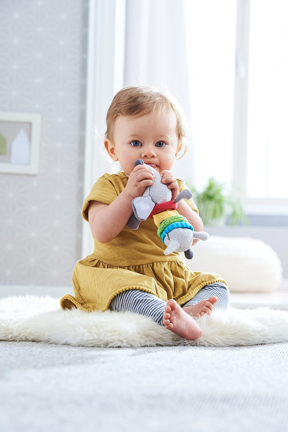 HABA 304771 - Skallra taxfigur, tyg babyleksak med skallermotor, leksak från 6 månader Leksaker Bebe Naty Shop