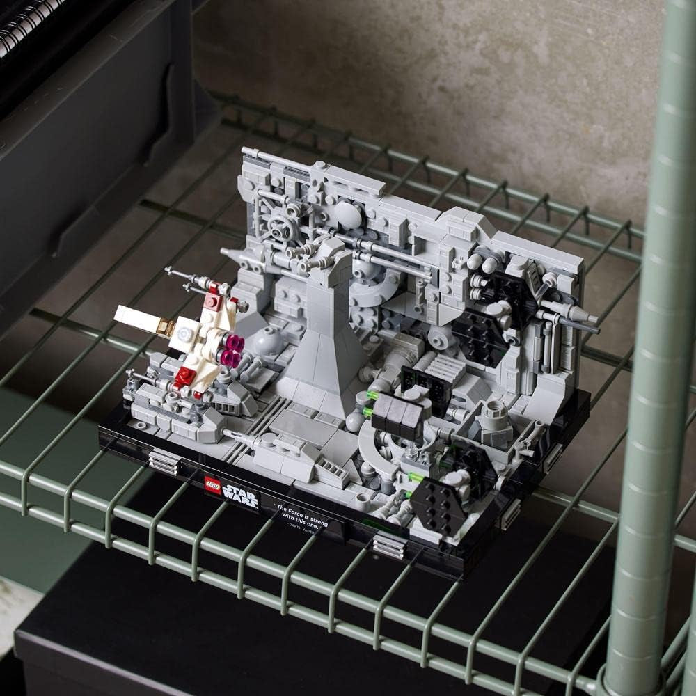LEGO 75329 Star Wars Death Star Trench Run Diorama Set, Luke Skywalkers X-Wing vuxenmodellsats, A New Hope Fan Merchandise, Rumsdekoration, Presentbyggset Besuche den LEGO-Store