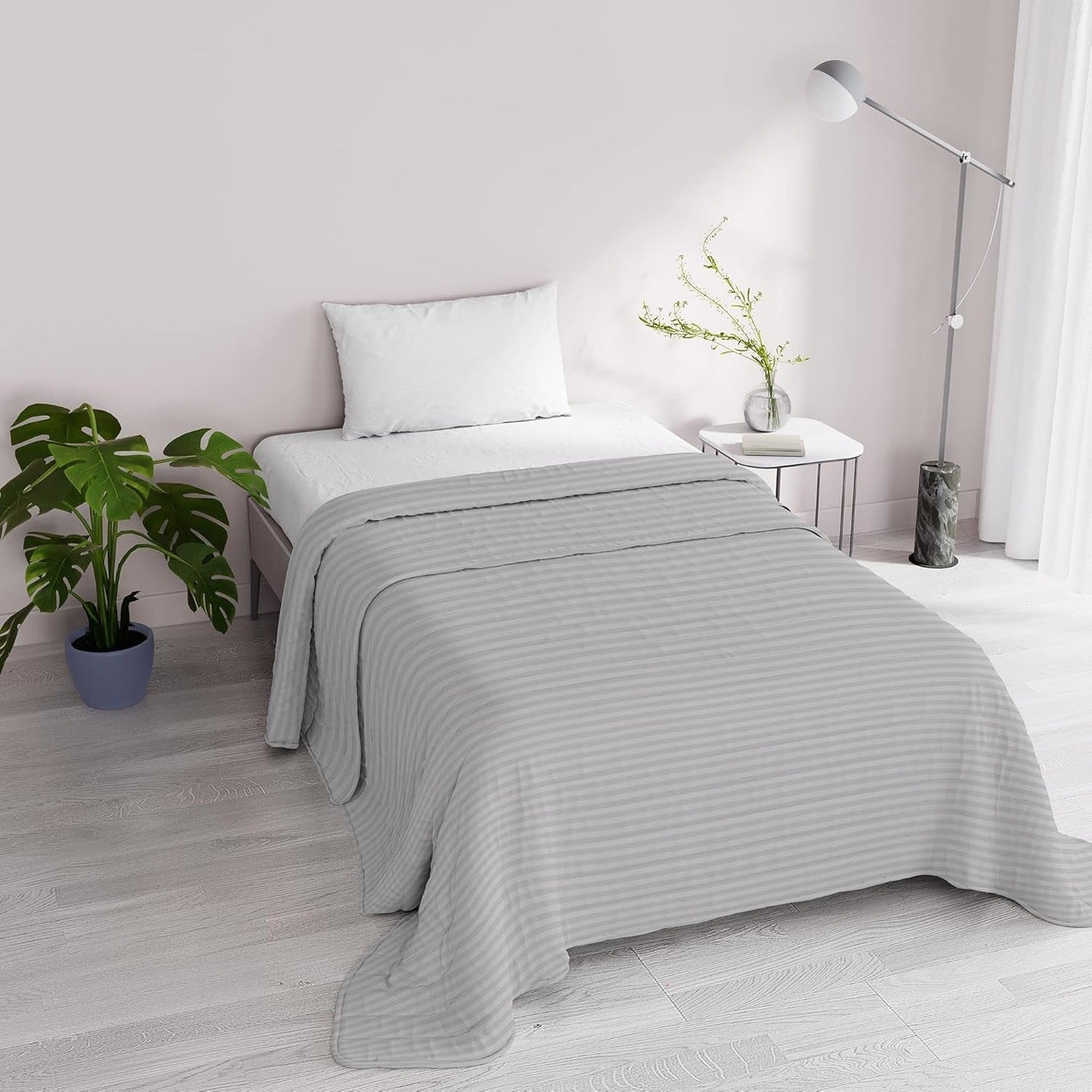 Sommartäcke Satin Stripes, polyester, kräm, 260X250 Cm Täcken och täcken Naty Shop Ljusgrå 170X250 Cm