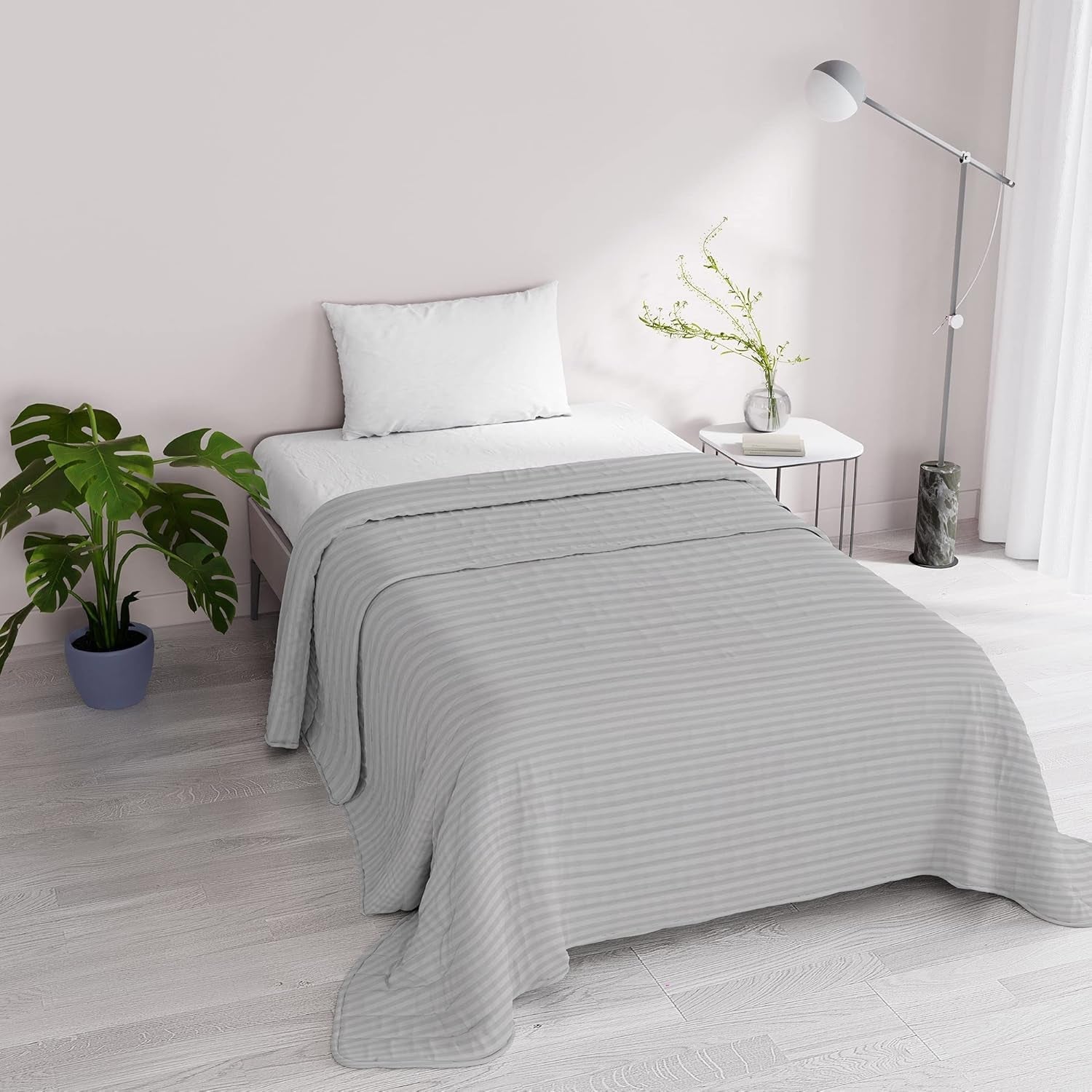 Sommartäcke Satin Stripes, polyester, kräm, 260X250 Cm Täcken och täcken Naty Shop Ljusgrå 170X250 Cm