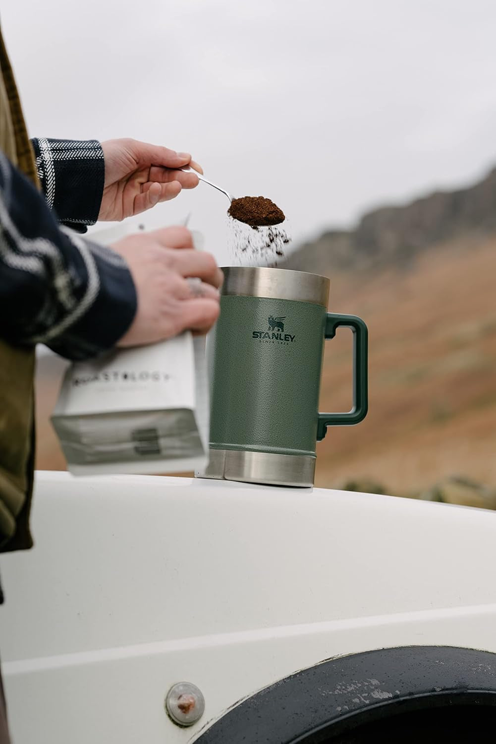 STANLEY Classic Stay Hot Coffee Press 1,4L Hammertone Green - Håller kaffet varmt i 4 timmar - Minimalt sediment - Integrerad kaffepress i rostfritt stål - BPA-fri - Tål diskmaskin