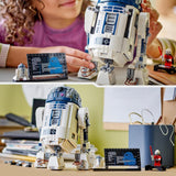 LEGO Star Wars R2-D2 modellset för barn, pojkar och flickor, byggbar droidfigur med Darth Malek 25-årsjubileumsminifigur och dekorationsskylt, samling presentidé 75379 Byggset Besuche den LEGO-Store