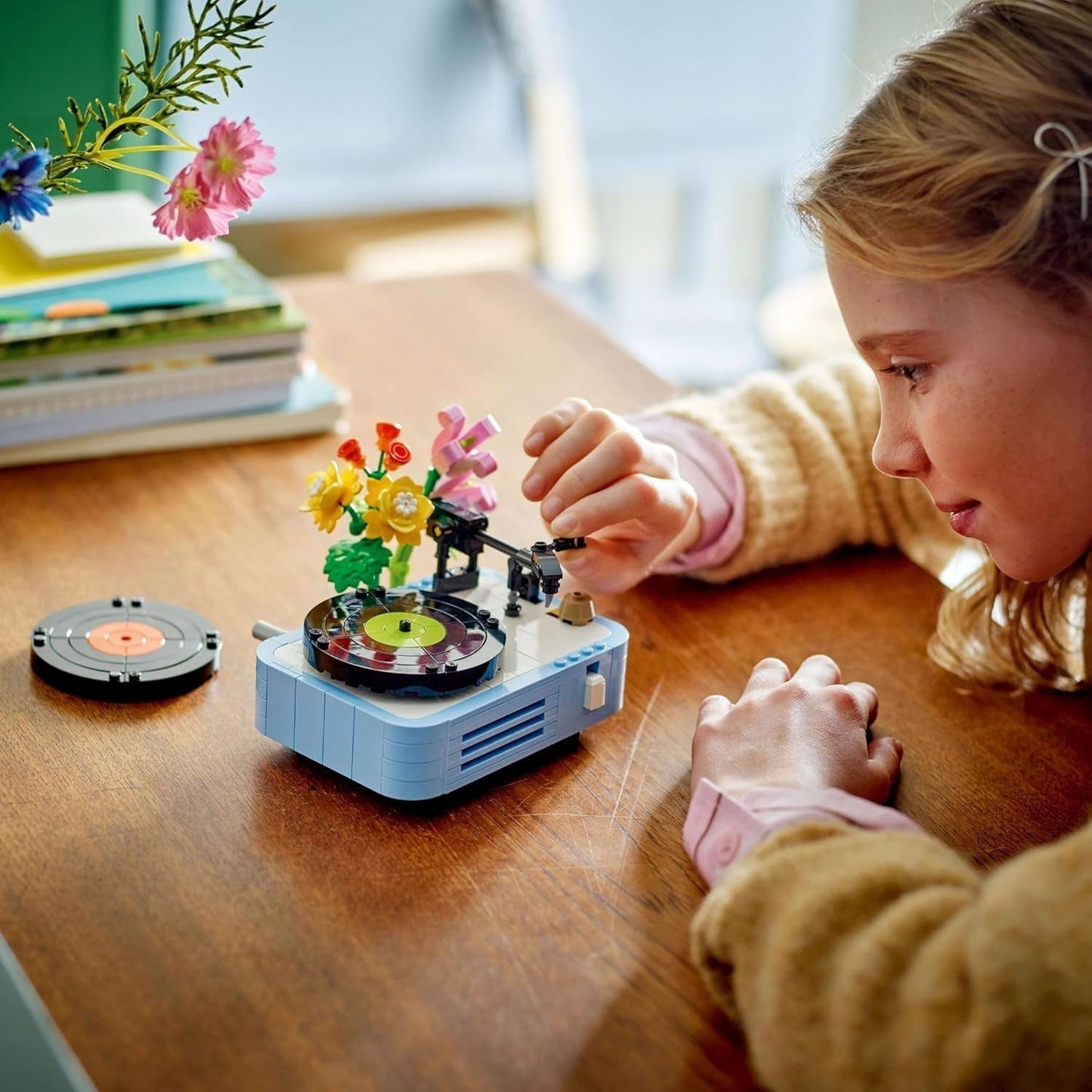 LEGO Creator 3In1 skivspelare med blommor - konverterbar leksak till radio eller mikrofon - musikleksaker för barn - kreativ presentidé för flickor och pojkar från 8 år 31172 Byggset Besuche den LEGO-Store