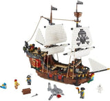 LEGO Creator 3-i-1 piratskeppsset, leksak med 3 byggalternativ, bygg en piratkrog eller skalle Pirate Island, innehåller 3 rollspelsäventyrsminifigurer 31109 Byggset Besuche den LEGO-Store