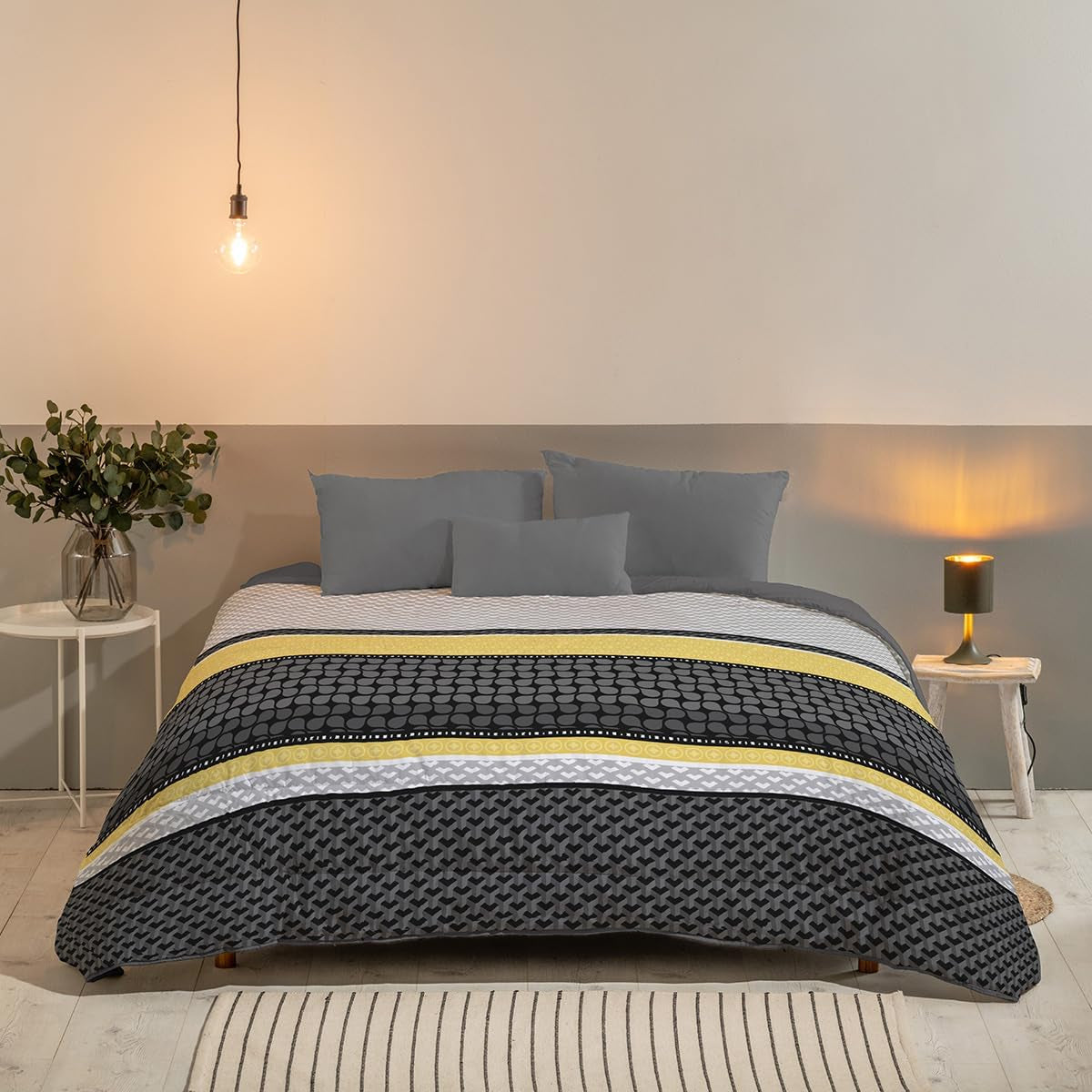 Bleu Câlin bicolor vändbart täcke för 2 personer, mikrofiber, vinrött/peppar, 220X240 cm Täcken och täcken Naty Shop Grå/grafit/bärnsten 220X240 Cm