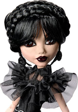 Monster High Wednesday Doll, Rave'N Wednesday Collectible Figur i svart gotisk klänning inspirerad av dansscenen, premiumtillbehör och dockställ, HXJ03