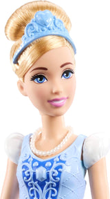 Mattel Disney Princess Toys Cinderella modedocka med 2 outfits, 9 accessoarer, 2 toppar med clips och 2 kjolar. 2 i 1 berättelser inspirerade av Disney-filmen, JCR95