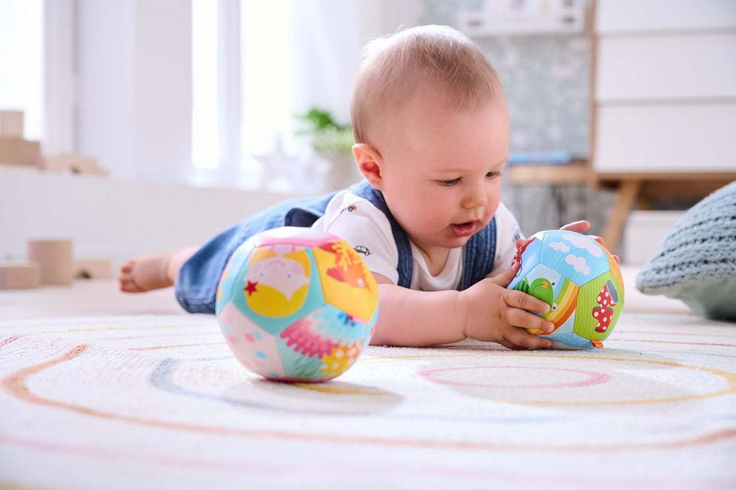 HABA Babyball Rainbow World - Mjuk boll från 6 månader med färgglada vädermotiv, Ø 11 cm, perfekt för att först fånga och leka med bollen - 1306318001 Jucarii Bebe Naty Shop
