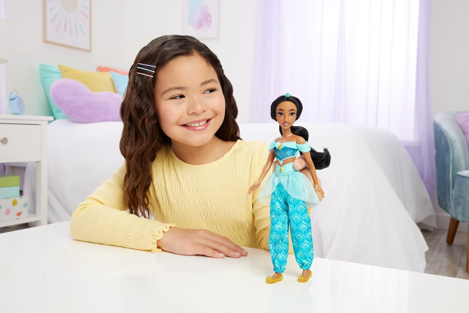 Mattel Disney Princess Toy Jasmine Ledad modedocka med gnistrande kläder och tillbehör Disney filminspirerad present till barn HLW12