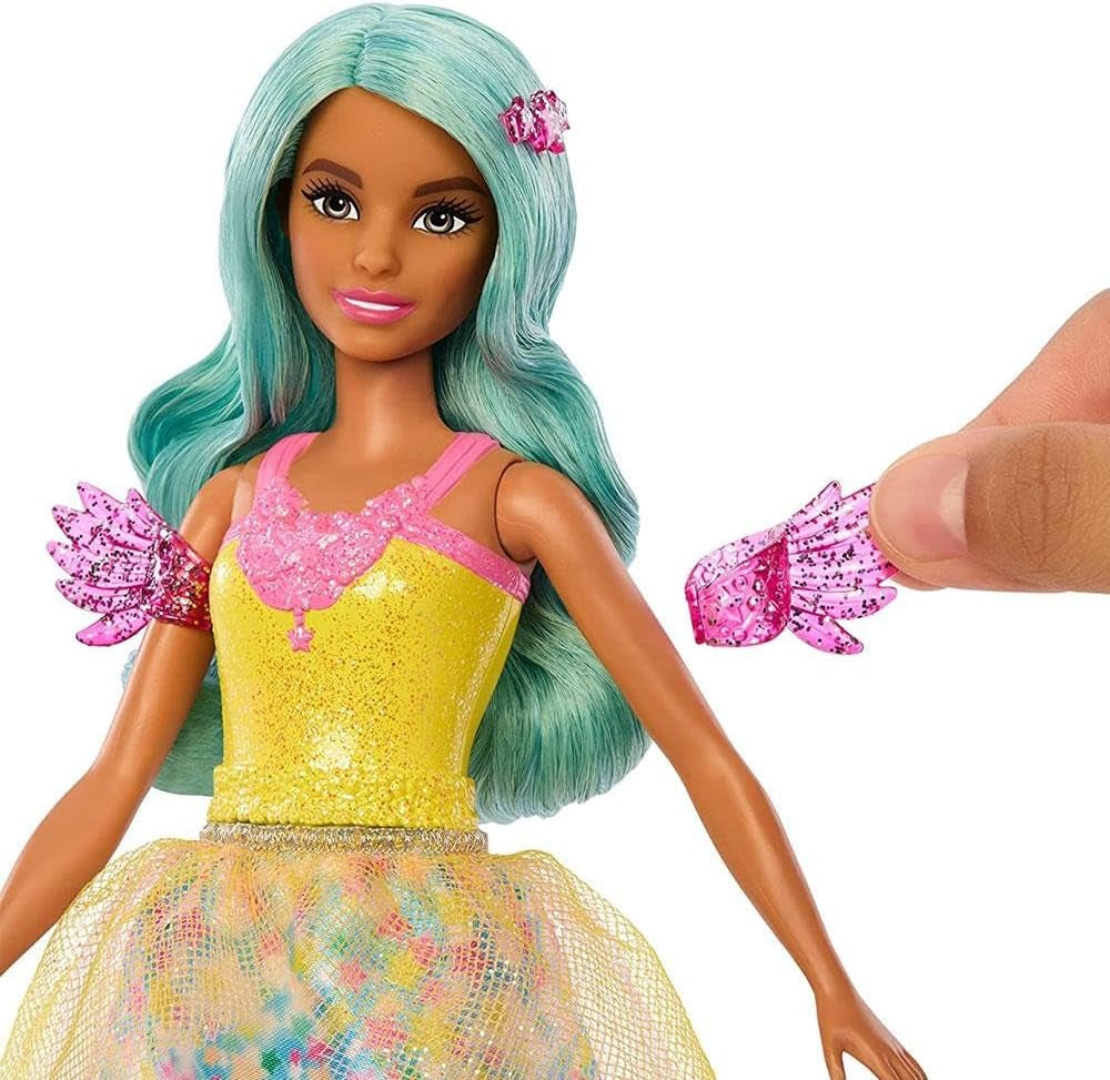 Barbie Hidden Magic - Teresa docka med älvdräkt, vågigt hår och kam för rolig frisör, för åldrarna 3 och uppåt, HLC36