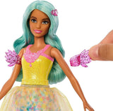 Barbie Hidden Magic - Teresa docka med älvdräkt, vågigt hår och kam för rolig frisör, för åldrarna 3 och uppåt, HLC36