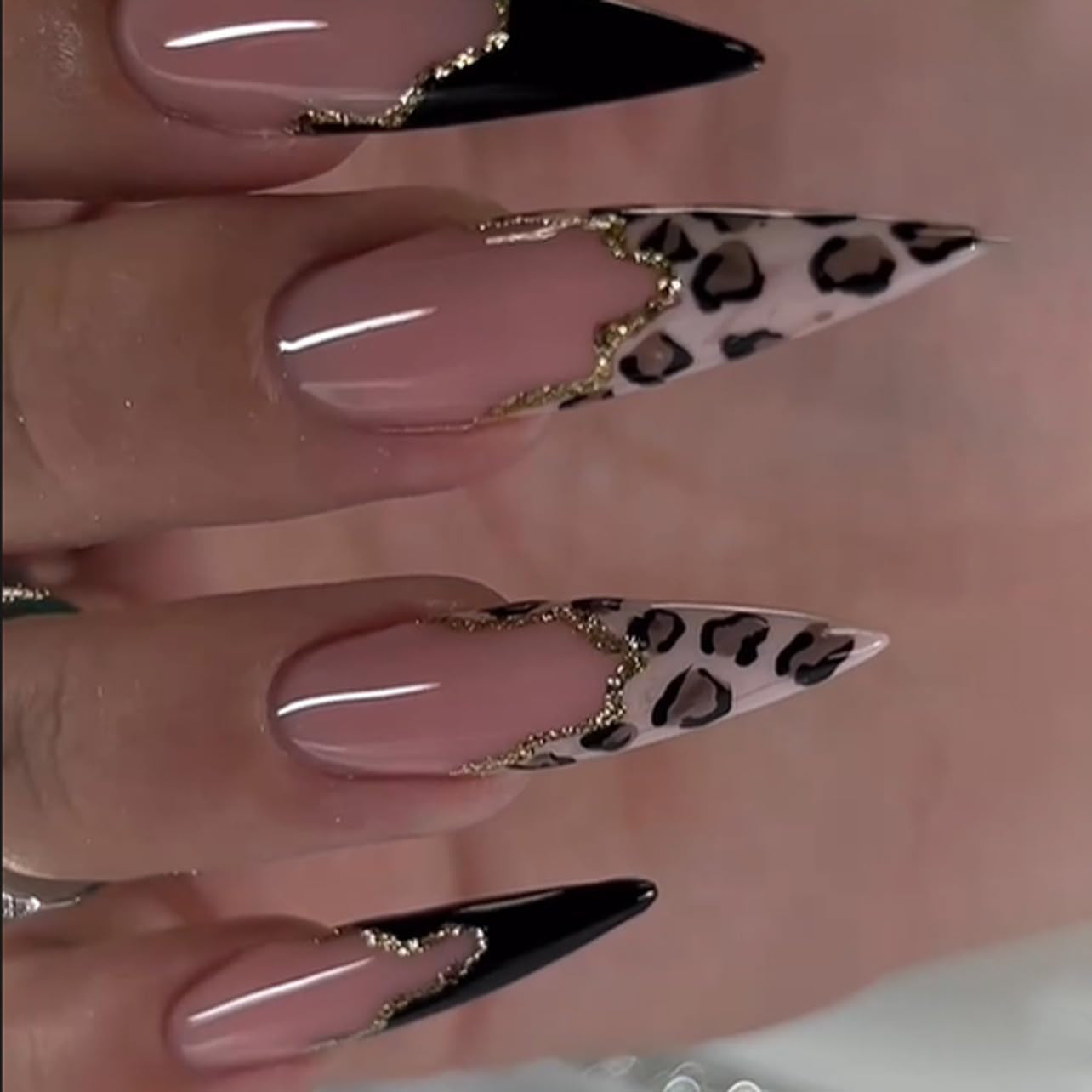 Mouyouglow Långa naglar Stiletto Milky White Gradient Rosa Glitter Coola falska naglar med lim Rosa Ombre Glitter konstgjorda naglar