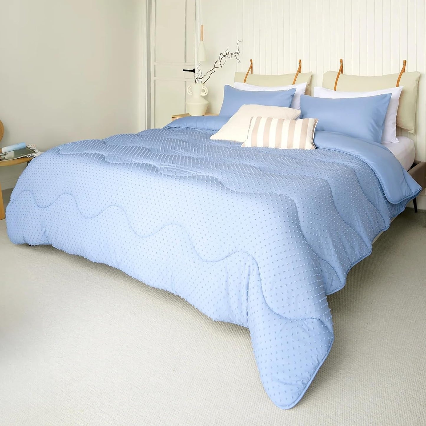 Night Lark Täcken utan överdrag, 4,5 Tog, King Size, Tufted Dot Collection, Lyxiga sängkläder, Allergivänligt, Maskintvättbar, Varm sand Naty Shop Täcken & Täcken Skymningsblå Super King Täcken Endast
