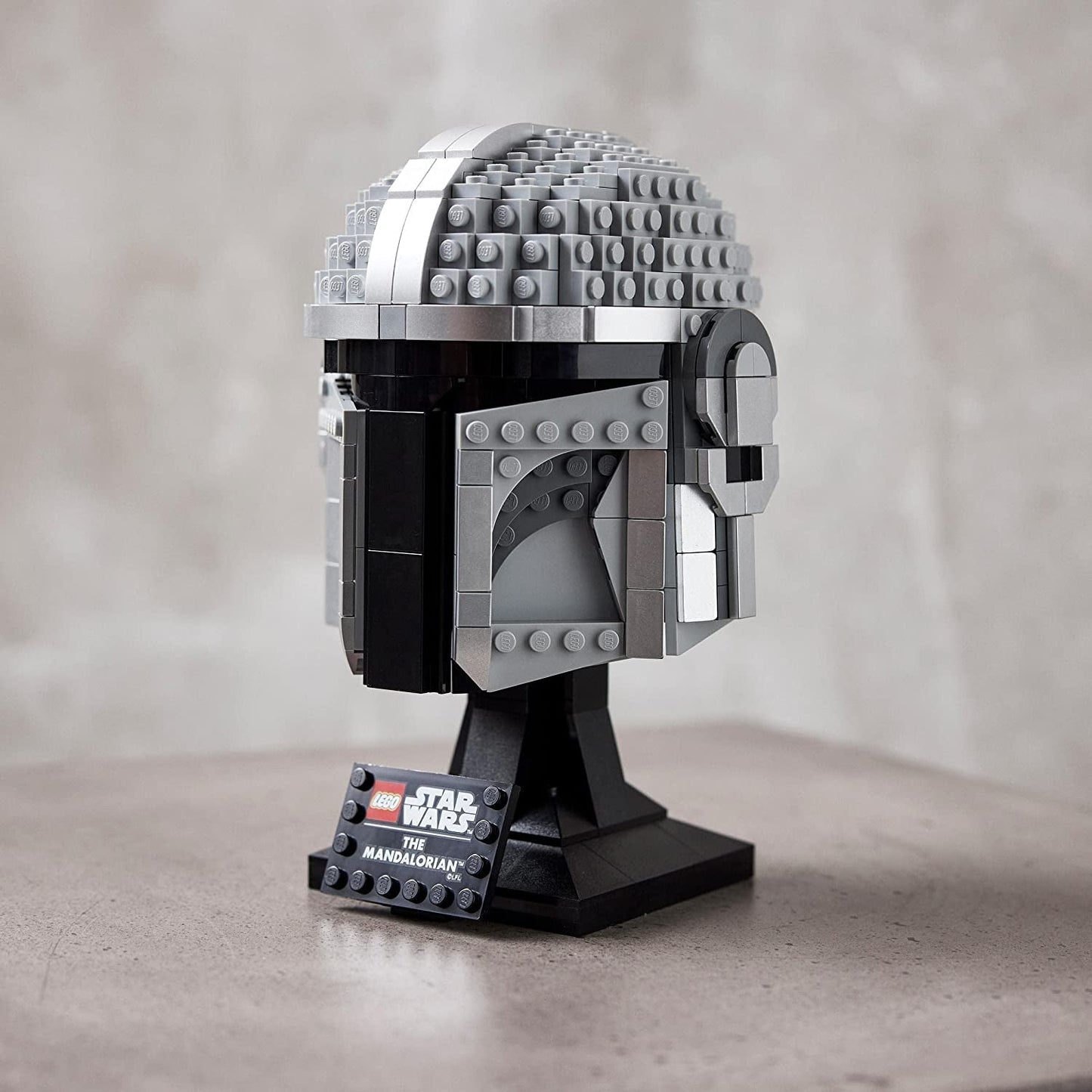LEGO Star Wars Mandalorian hjälmmodell, rumsdekorationskollektion och en underbar present för vuxna, kit, män, kvinnor, mamma, pappa, samlingspresentidé 75328 Byggset Besuche den LEGO-Store
