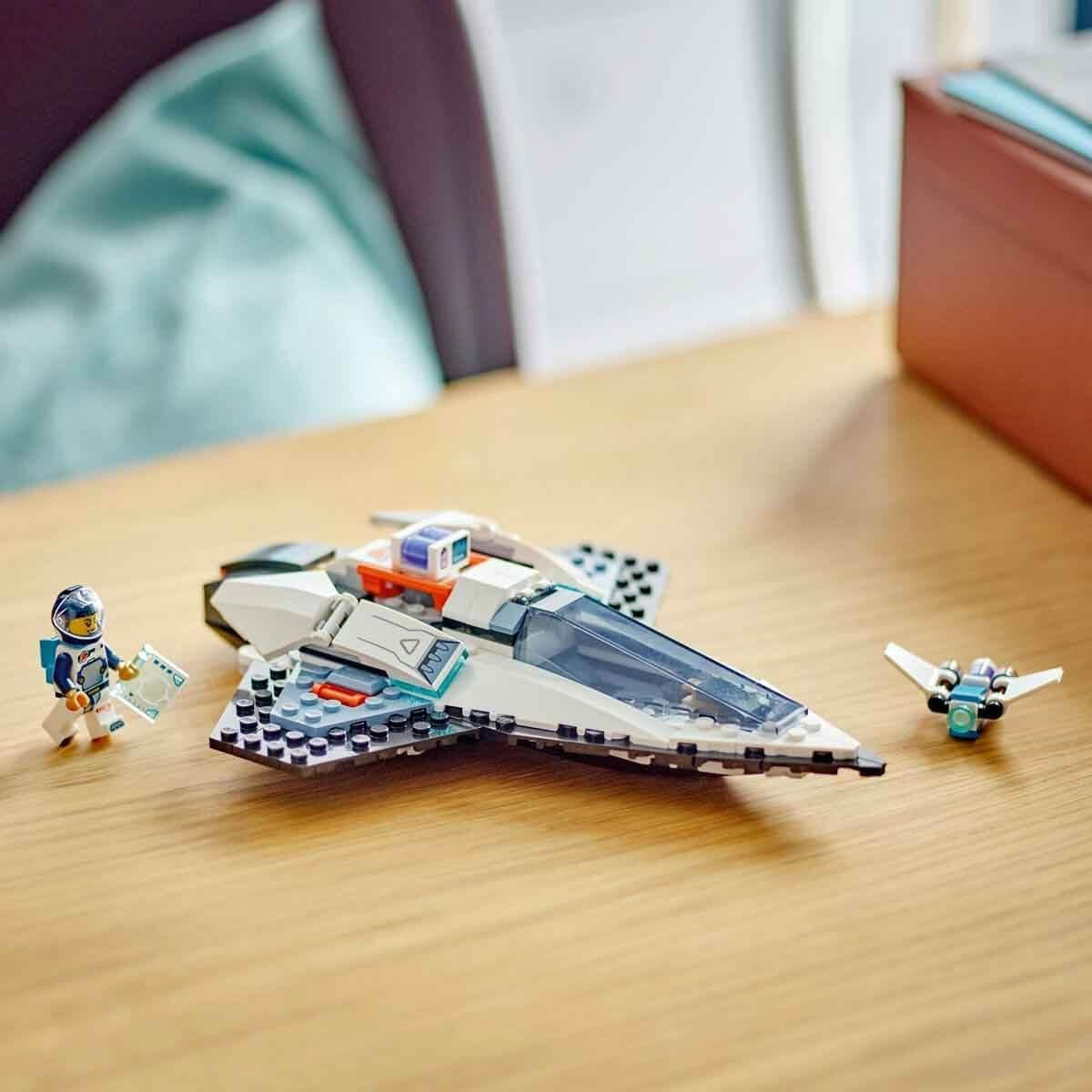 LEGO City Spaceship, rymdfärja rymdleksak för barn att bygga, pojkar och flickor från 6 år, set med astronautfigur 60430 Byggset Besuche den LEGO-Store