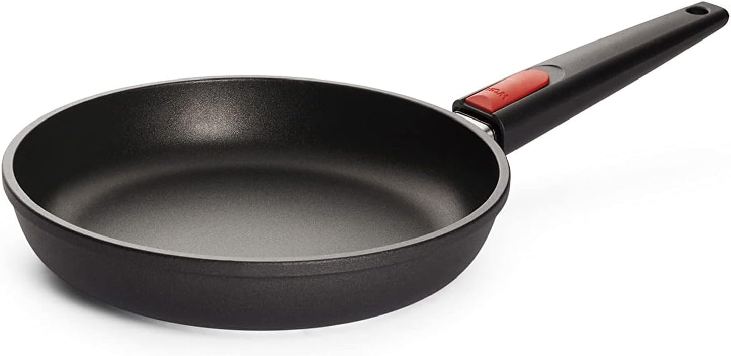Woll Nowo Titanium platt panna - Induktion, 5 cm höjd, avtagbart handtag - för alla typer av hällar, gjuten aluminium, non-stick beläggning Grytor och kastruller Naty Shop 24 Cm