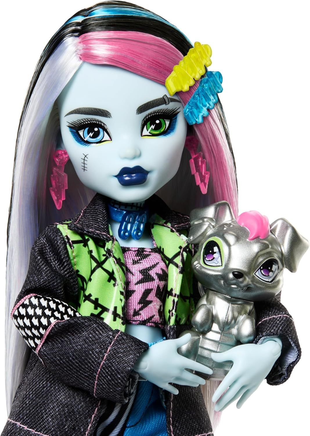 Monster High Frankie Stein docka i jeansjacka och shorts, inkluderar även hennes valp Watzie och tillbehör som en ryggsäck, mellanmål och anteckningsbok, HXH73