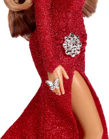 Barbie Mariah Carey - Samlardocka med gnistrande röd klänning, volanger, slits, charmiga lockar, silvertillbehör, röda höga klackar, jultradition, dekoration, HJX17